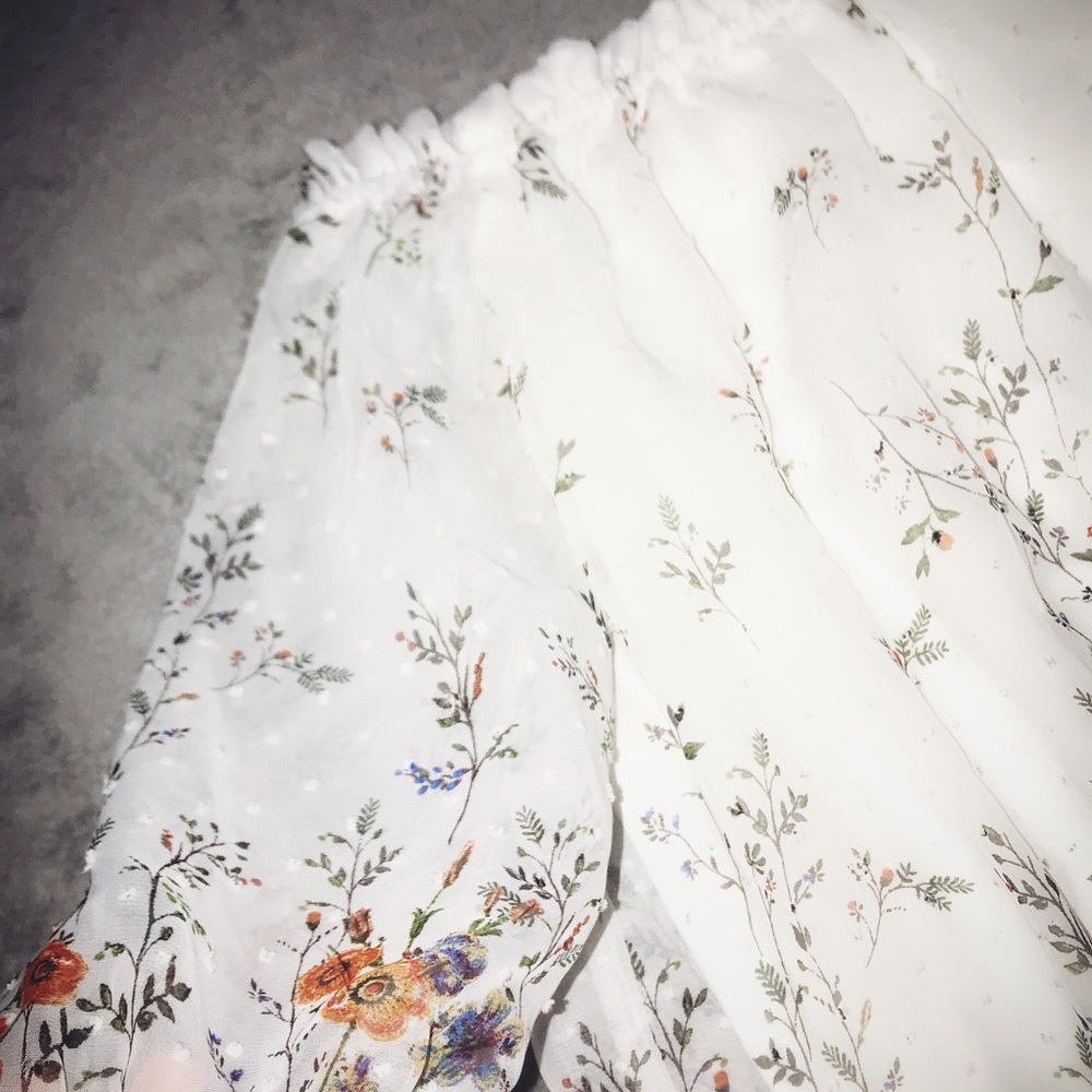 Sweet rain floral print on or off shoulder blouse - Picture 3 of 4